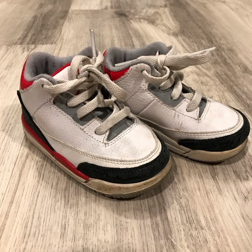 Retro Jordan 3 Nike High Top Sneakers Fire Red